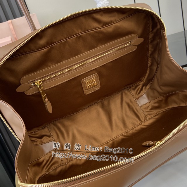 miumiu專櫃繆繆最新款原廠公事包Beau手袋手提包 jh2335型號：5bb117，5bb163